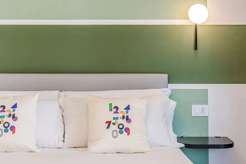 NumberZ - Rooms Apartments and Suites with Wi-Fi and AC