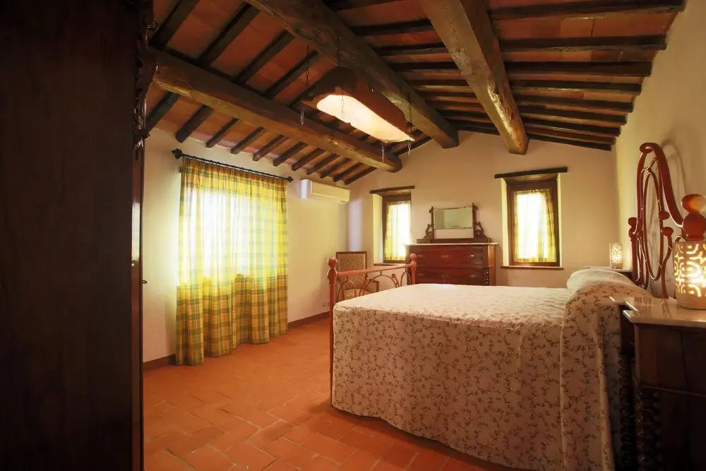 Tenuta Angelici Winery Agriturismo Henni with pool sauna and jacuzzi Cortona