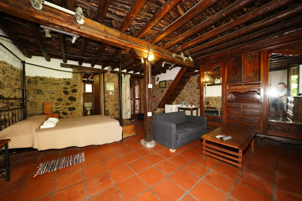 Linos Inn