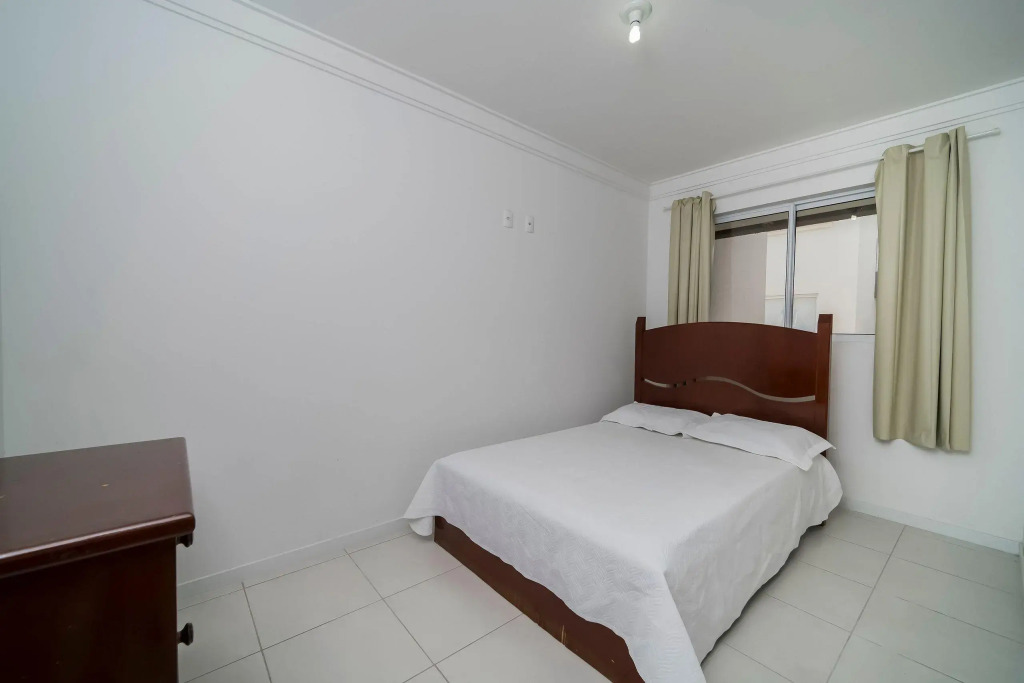 Apartamento para 06 pessoas em Bombas