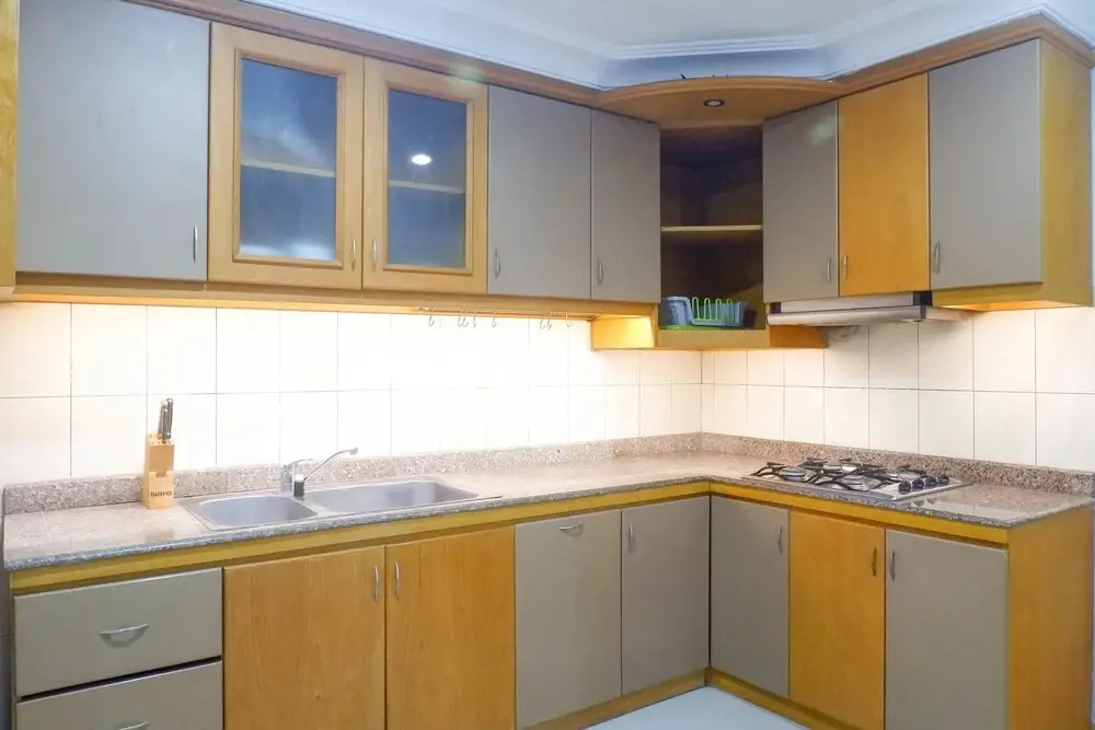 Comfortable And Serene 2Br Apartment With Maid Room At Taman Beverly