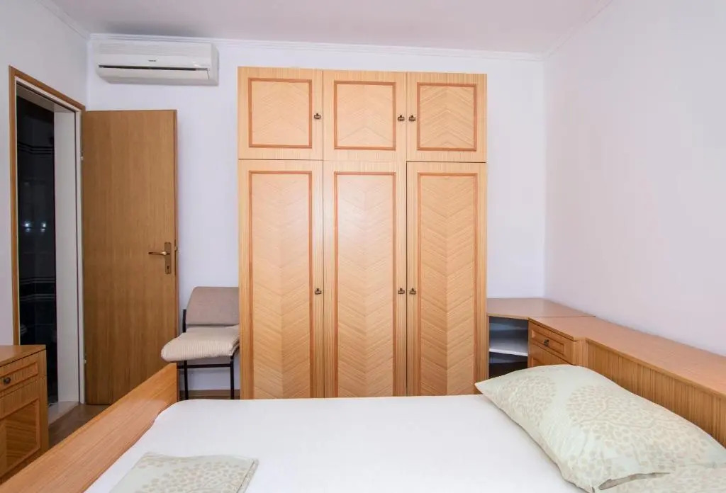 Radovčić Apartments and Rooms