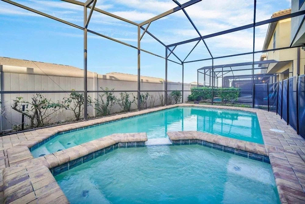 Glamorous Home, Private Pool Sleeps 14 Ww103