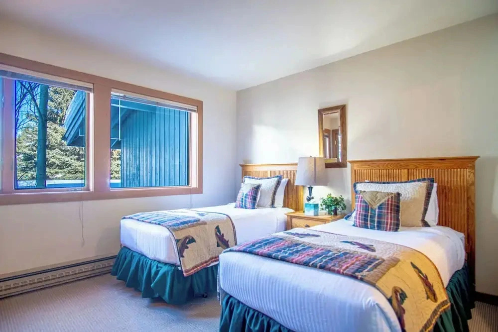Stonehenge Condo - Nr Ski Lifts & Downtown