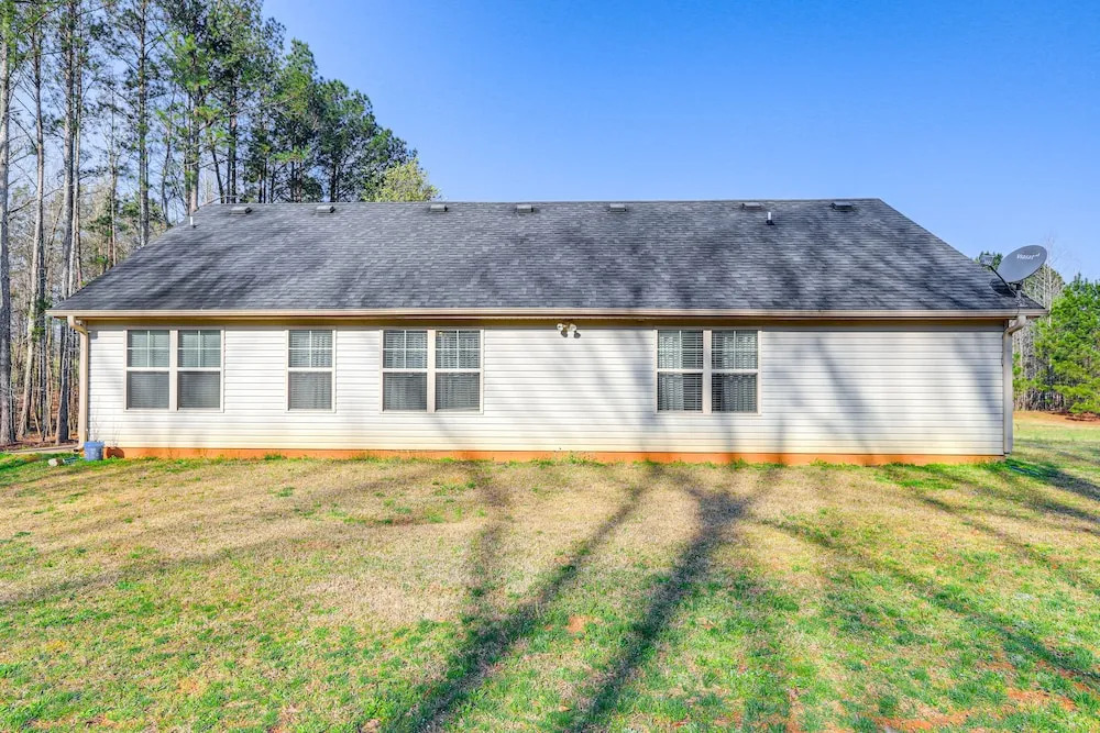 Fayetteville Vacation Rental ~ 24 Mi to Atlanta!