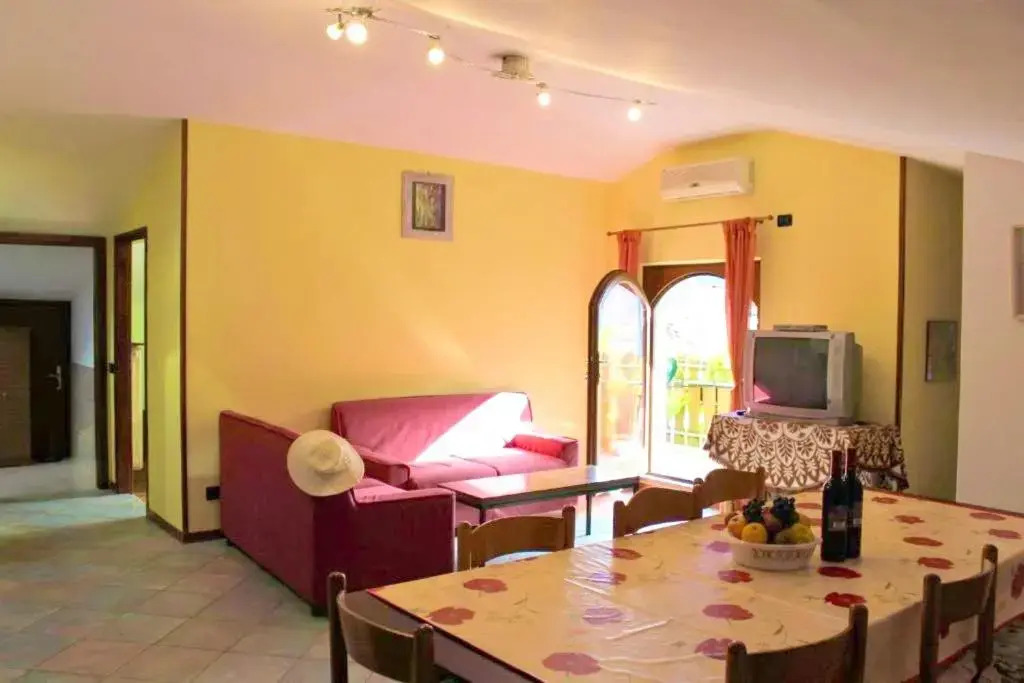 Apartment with 2 bedrooms in Prabione with wonderful mountain view furnished balcony and WiFi 8 km from the beach