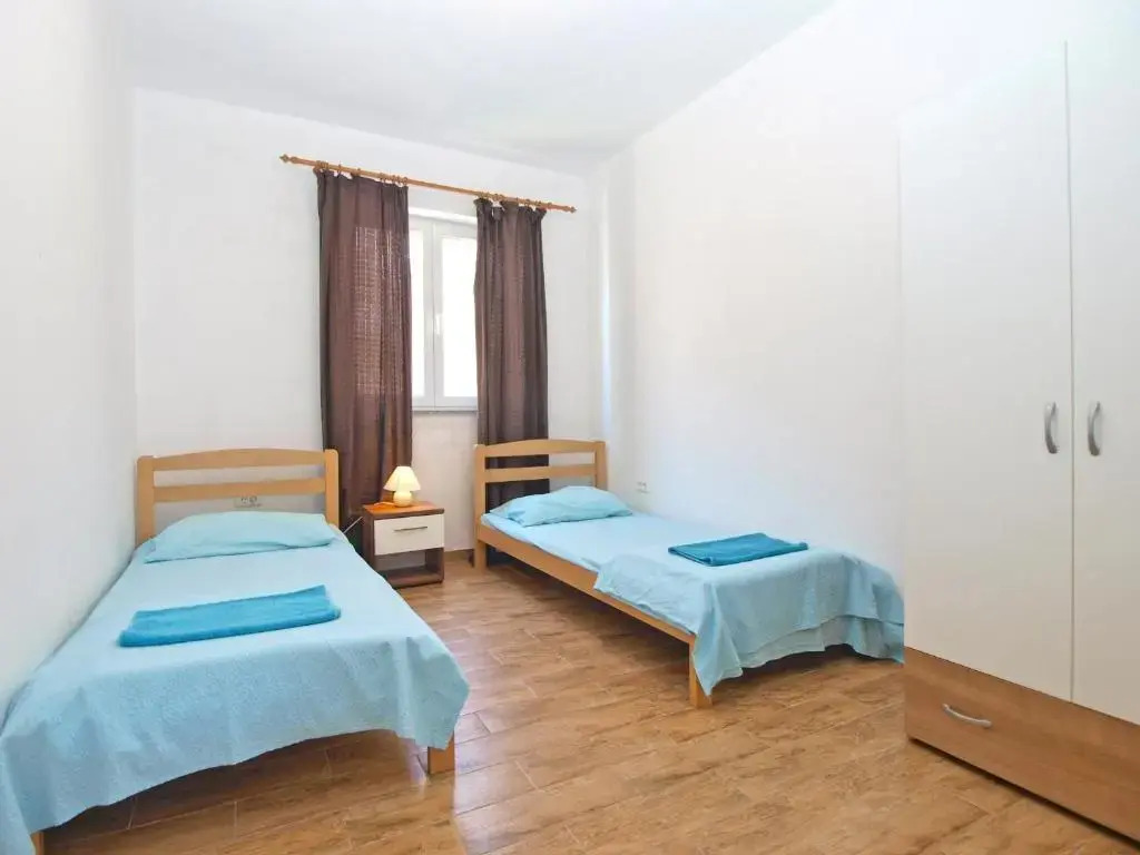 Apartments Edin 1359