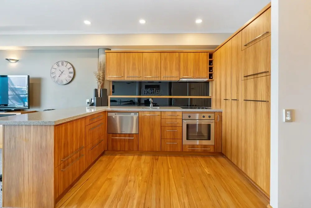 QV Waterfront Apt with Wifi - 946