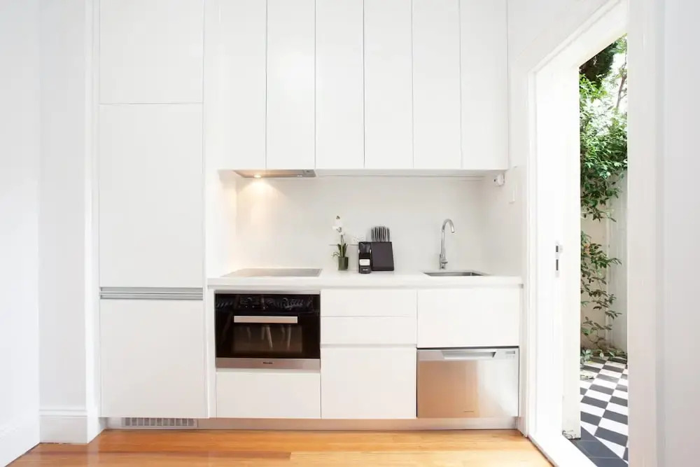 Bright and Beautiful Studio in Quiet Neighbourhood
