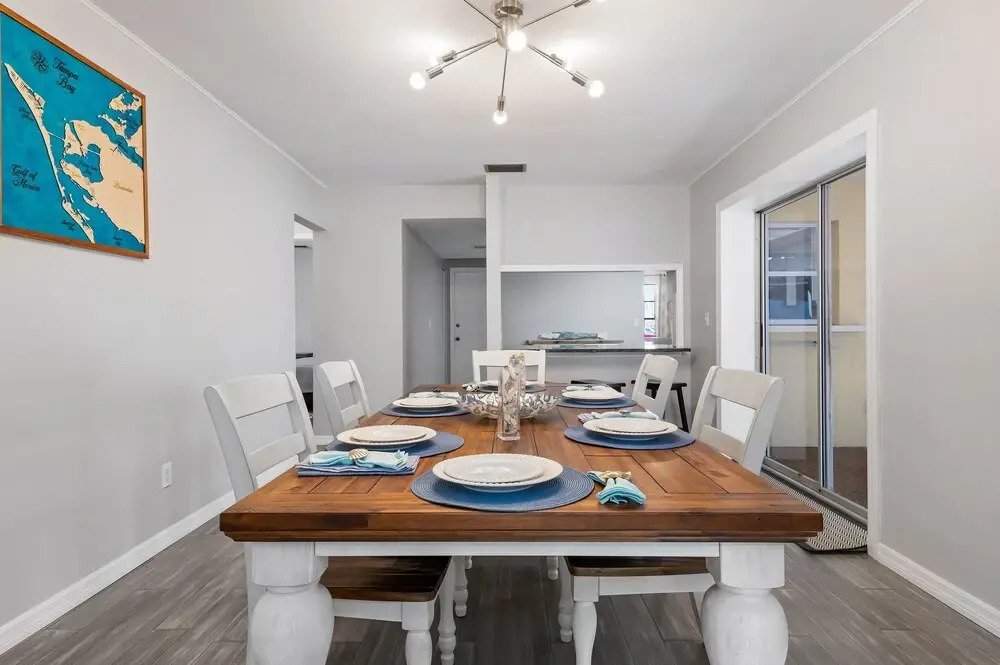 3 Bedroom Pool Home Less Than 5 Miles to Beaches 3 Home by Redawning