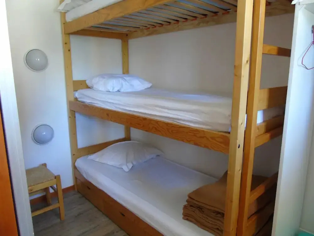 Lou Services Apartment M2-332 LSI 001