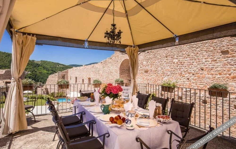 Lo Rocca Dei Trinci