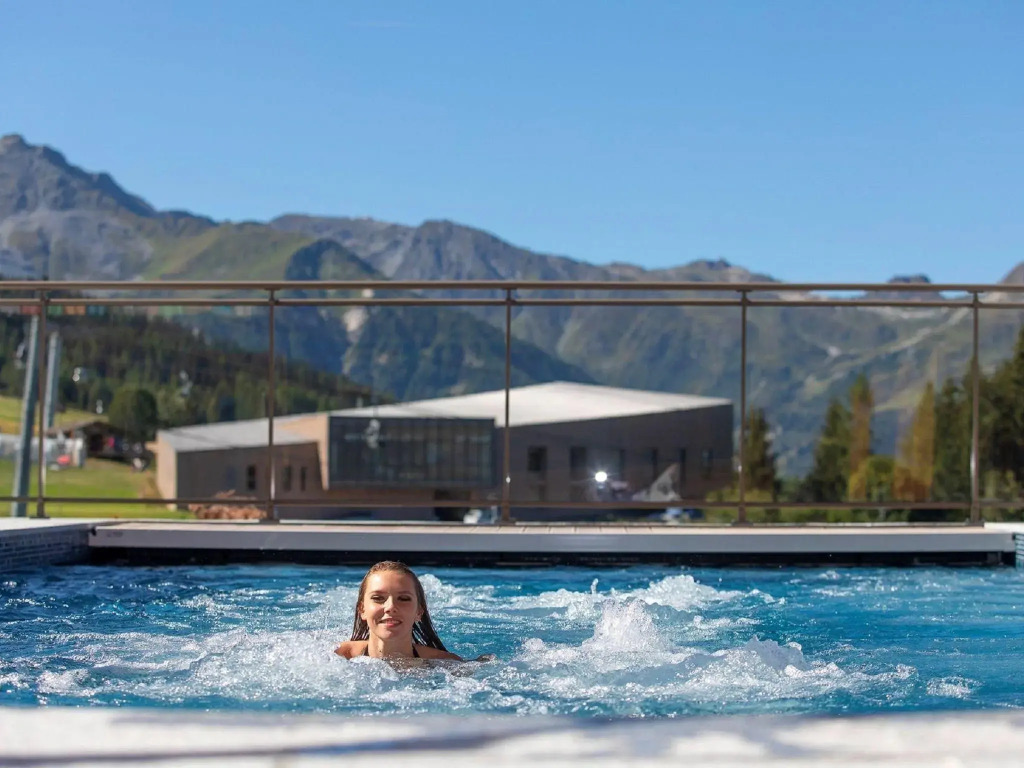 Luxury apartment with a view in the large Paradiski ski area