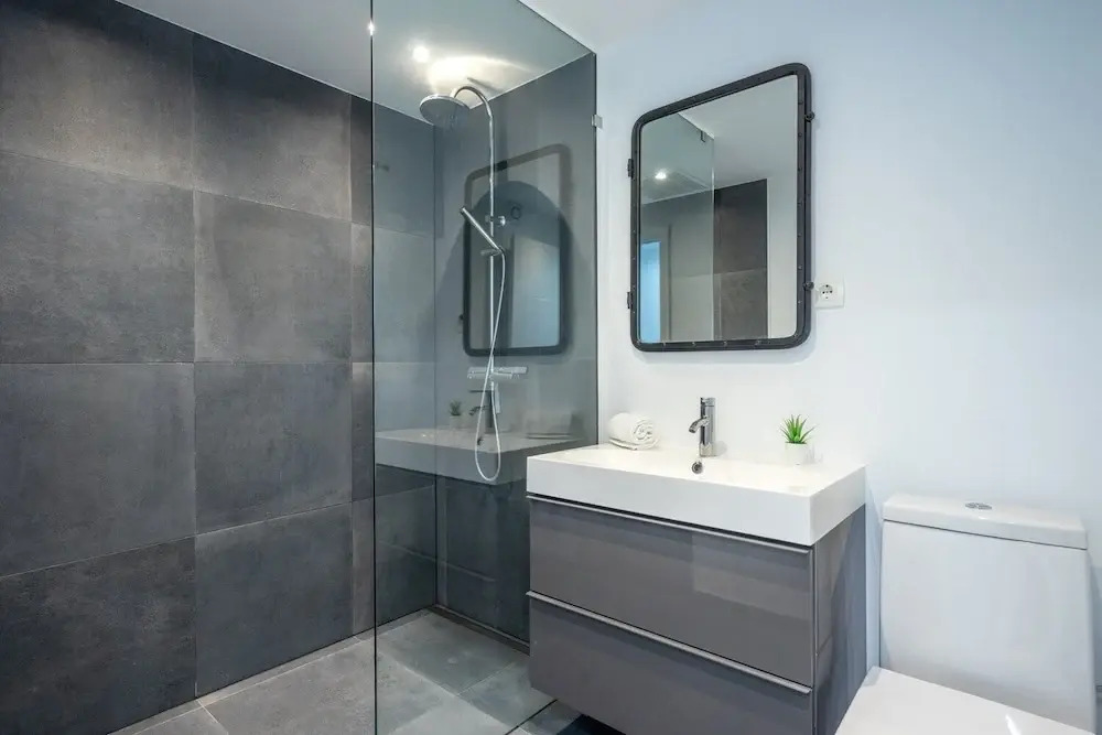 Stunning 3BR Terrace Apartment Best location Ref 124