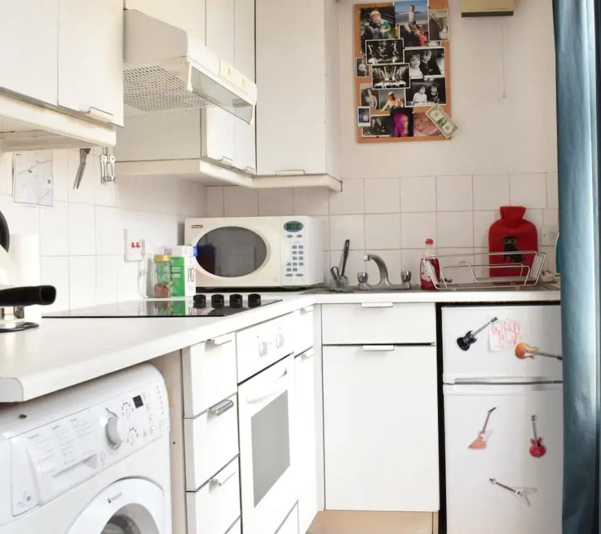 Spacious Studio Apartment in Portobello Road