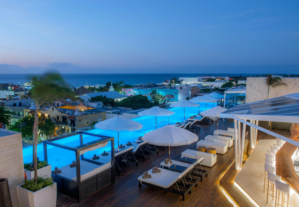 The Fives Downtown Hotel & Residences, Curio Collection by Hilton