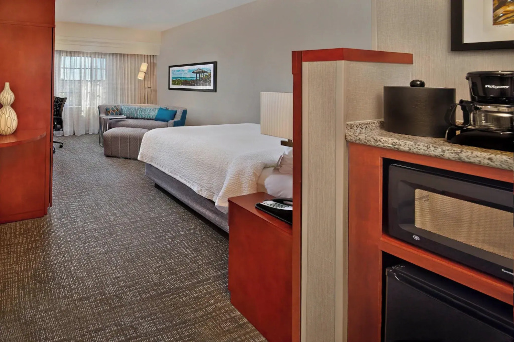 Courtyard by Marriott Stuart