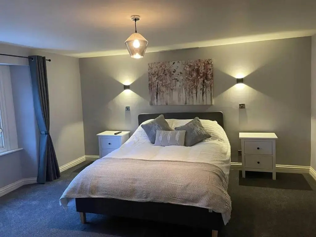 Cosy Apartment above Village Pub