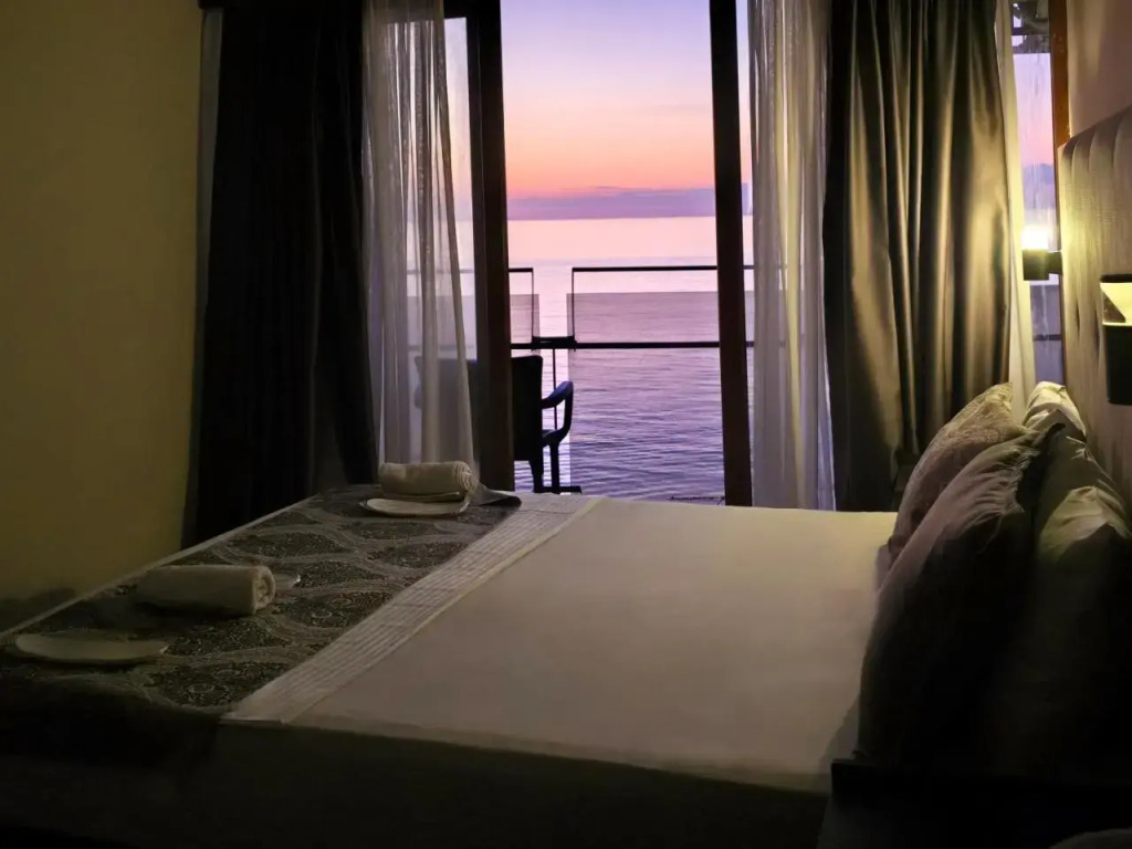 ASHTAL beach HOTEL 17\04