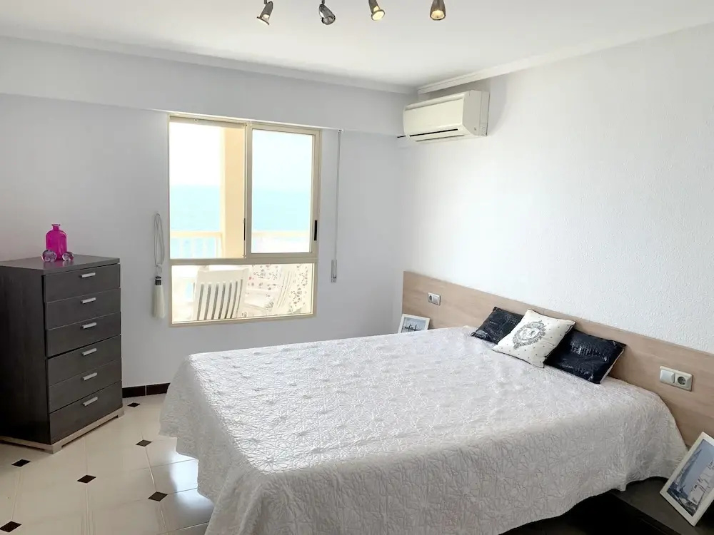 Apartment with 3 Bedrooms in Torrevieja, with Wonderful Sea View, Furnished Terrace And Wifi - 50 M From the Beach
