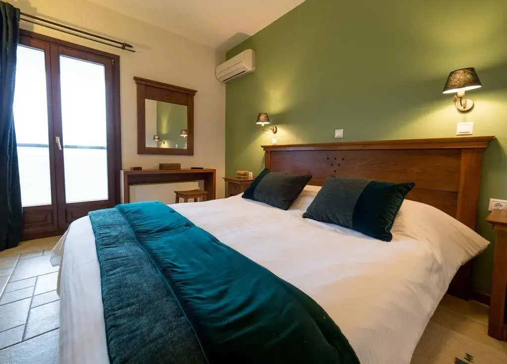 Erochos Suites Hotel