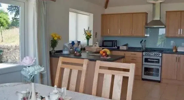 Dinas Farm