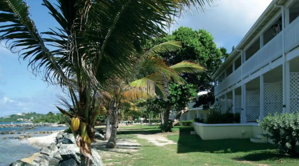Tamarind Reef Resort Spa & Marina