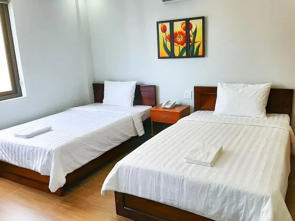 Dinh Huong Hotel