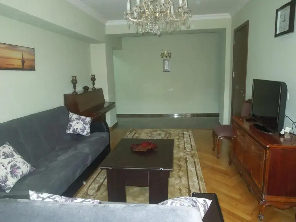 Apartment on 26 May 10/12