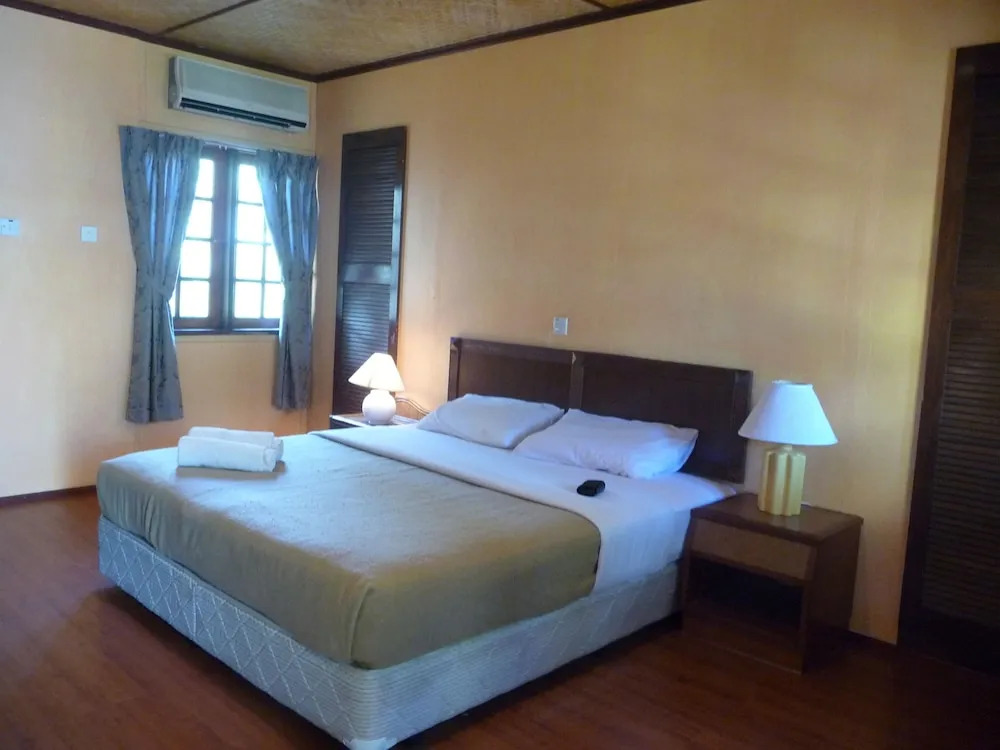 Dcoconut Island Resort