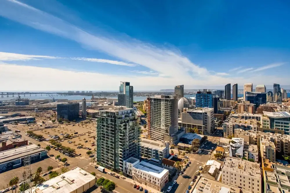 Gorgeous 2 BR Luxury Unit Amazing View