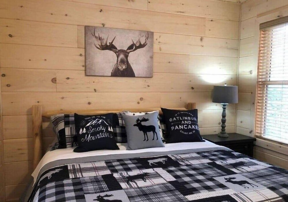 Majestic Vista 3 Bedroom Cabin