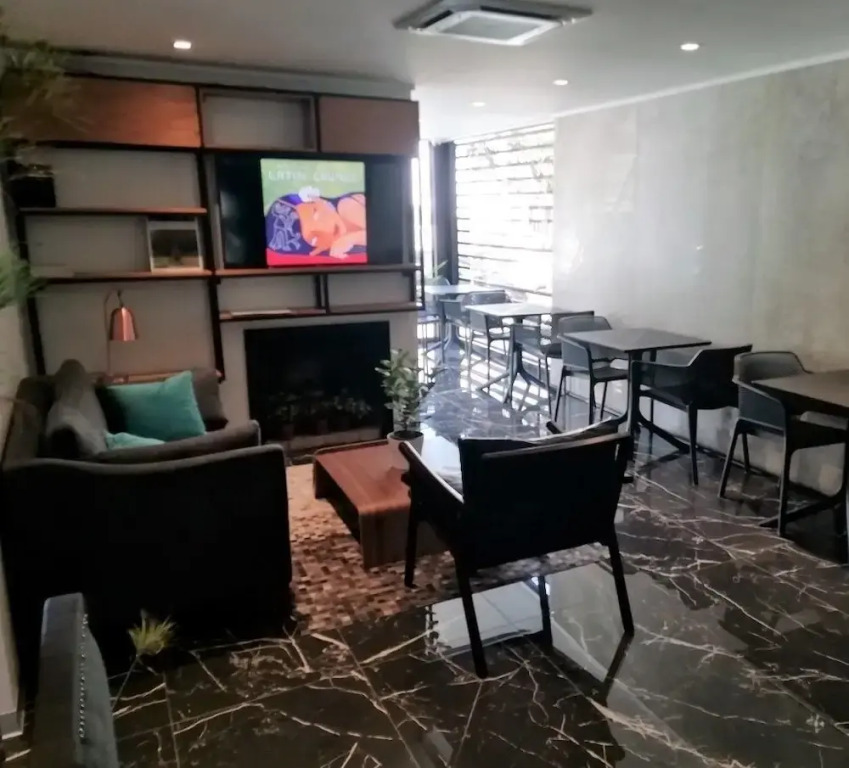 Hotel H9