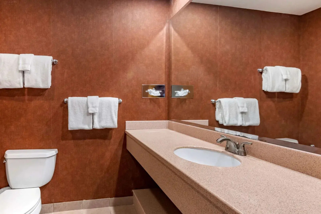 Mountain Edge Suites at Sunapee, an Ascend Collection Hotel