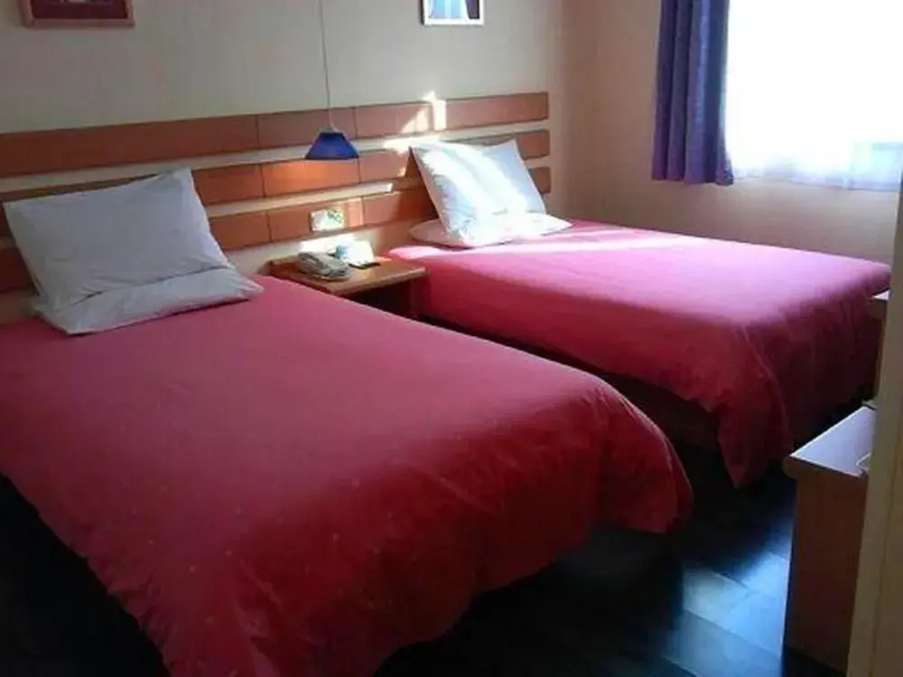 Home Inn Zhong He Middle Road