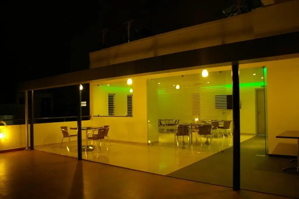 Roseline Suites - A Business Hotel