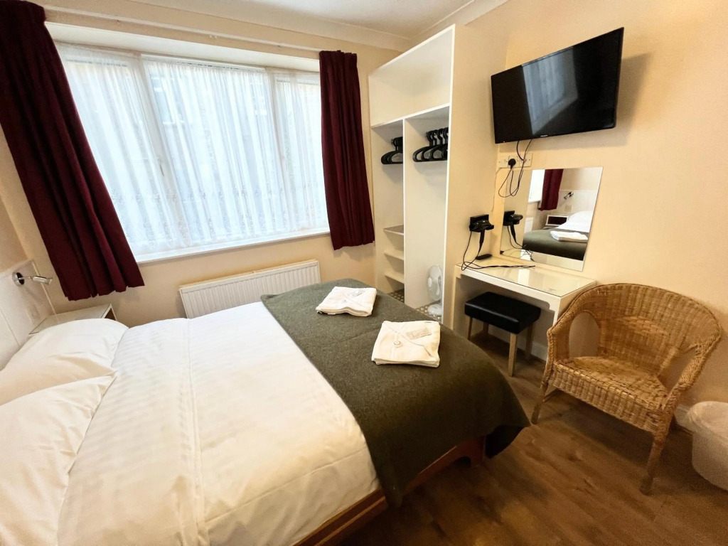 Melbourne House Hotel