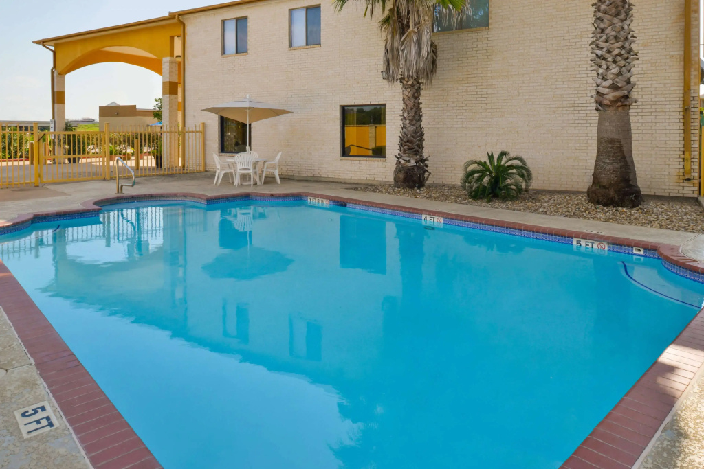 Americas Best Value Inn & Suites Waller/Prairie View