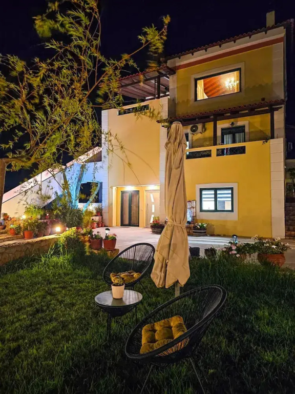 Villa Aitheras with sea views and garden