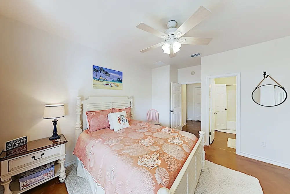 Festive Rockport W/ Large Yard, Near Beach 3 Bedroom Home