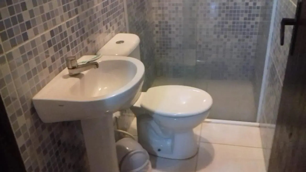 CASA 2 DORM UBATUBA PRAIA MARANDUBA no CONDOMINIO BRISAS DA PRAIA com Wifi Gratis, CHURRASQUEIRA 02 Vagas Garagem