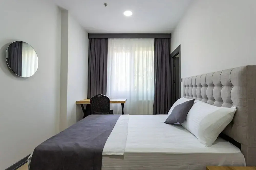 Atm Suit Otel