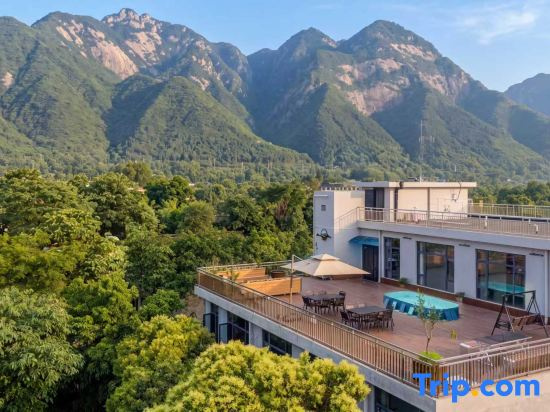 Qixia Mountain Residence Homestay (Huashan Scenic Area Tourist Center Store)
