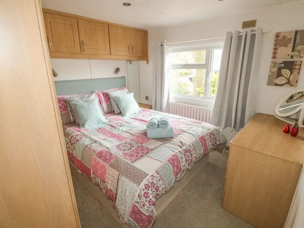 No 4 Elm Drive, Lincoln