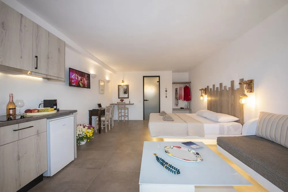 Myrsinis Luxury Suites Merchia