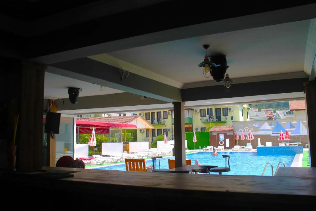 Carmina Hotel