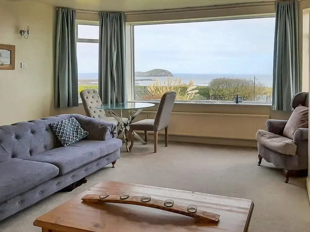 Saheda Beachfront Apartment