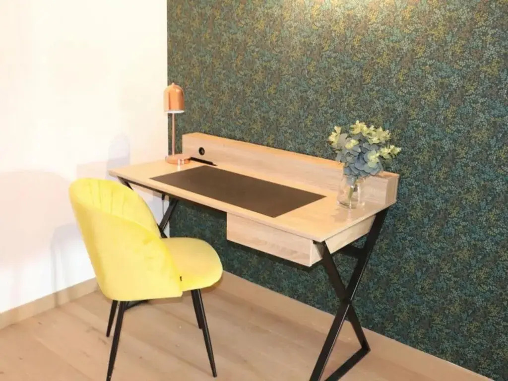 Gîte de Charme 18ème Siècle avec Piscine et WiFi - Jusquà 10 Pers. - FR-1-426-406