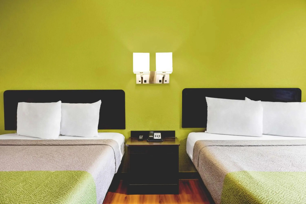 Motel 6 Indianapolis IN