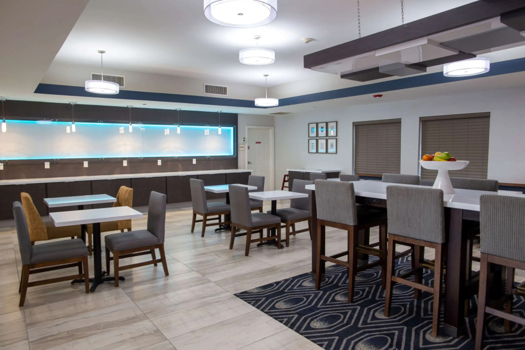 La Quinta by Wyndham Houston East at Normandy